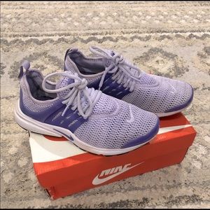 Purple air Nike presto tennis shoes size 8